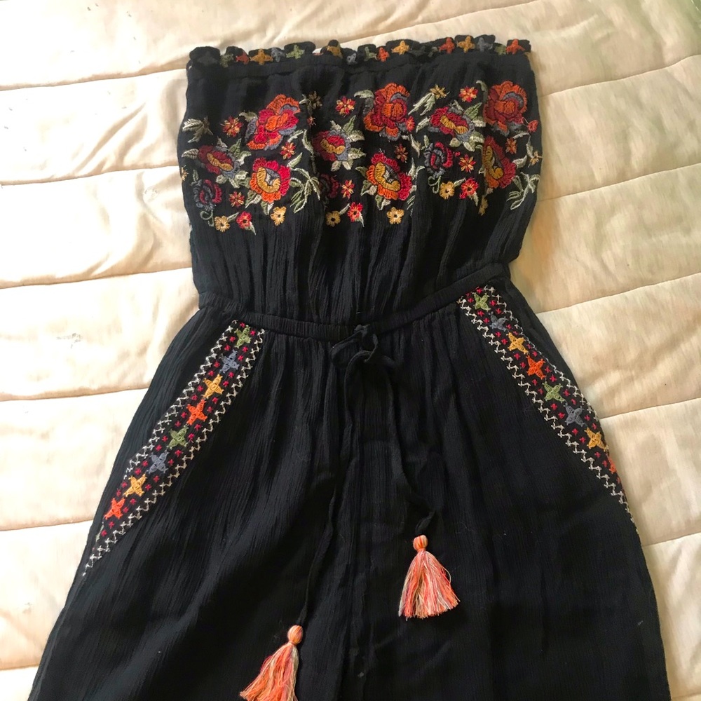 Black Floral Detail Romper - AE Size XS